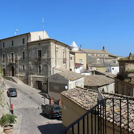 Da Donna Francesca Crucoli
